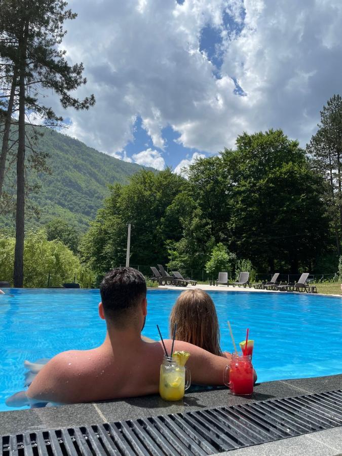 Vila Sunce Village Resort Konjic Buitenkant foto