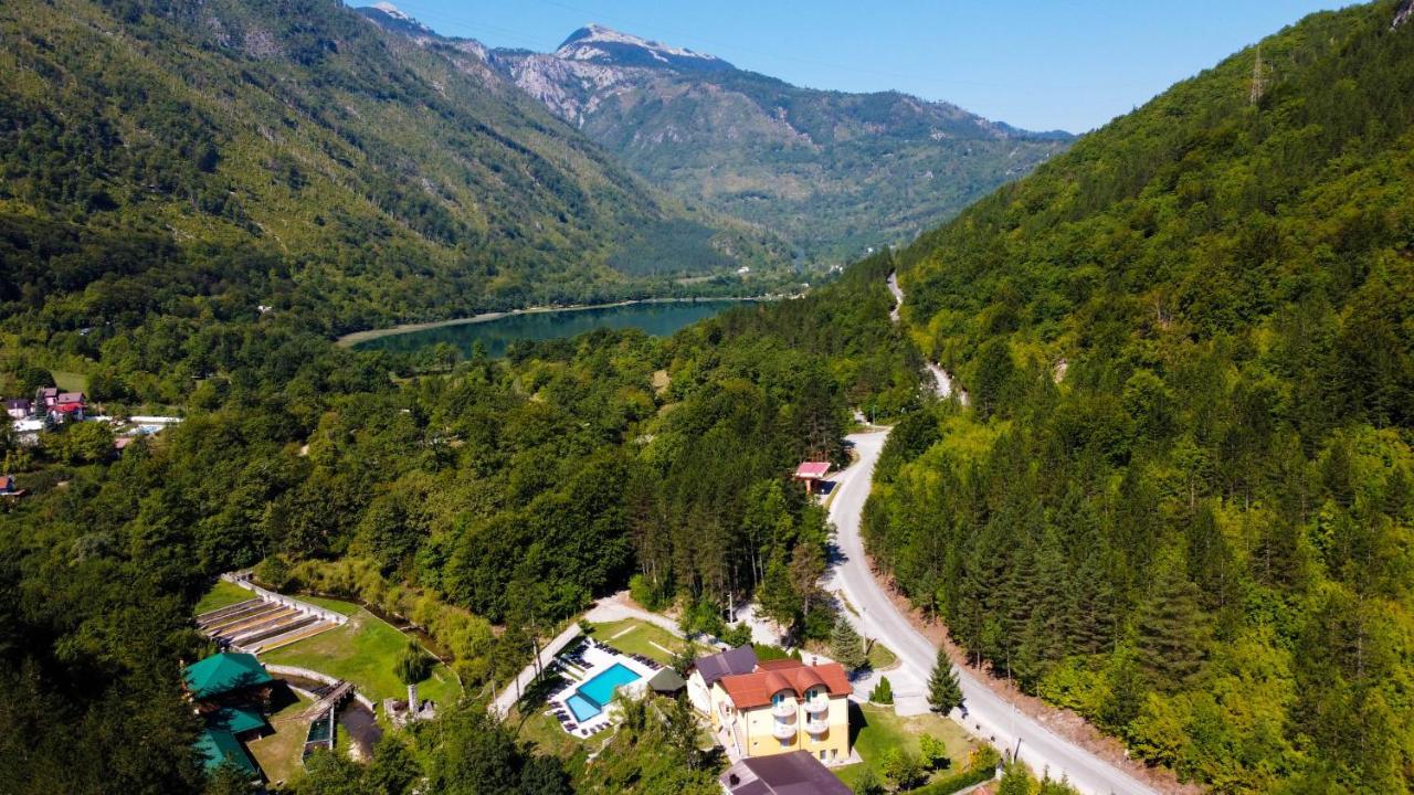 Vila Sunce Village Resort Konjic Buitenkant foto