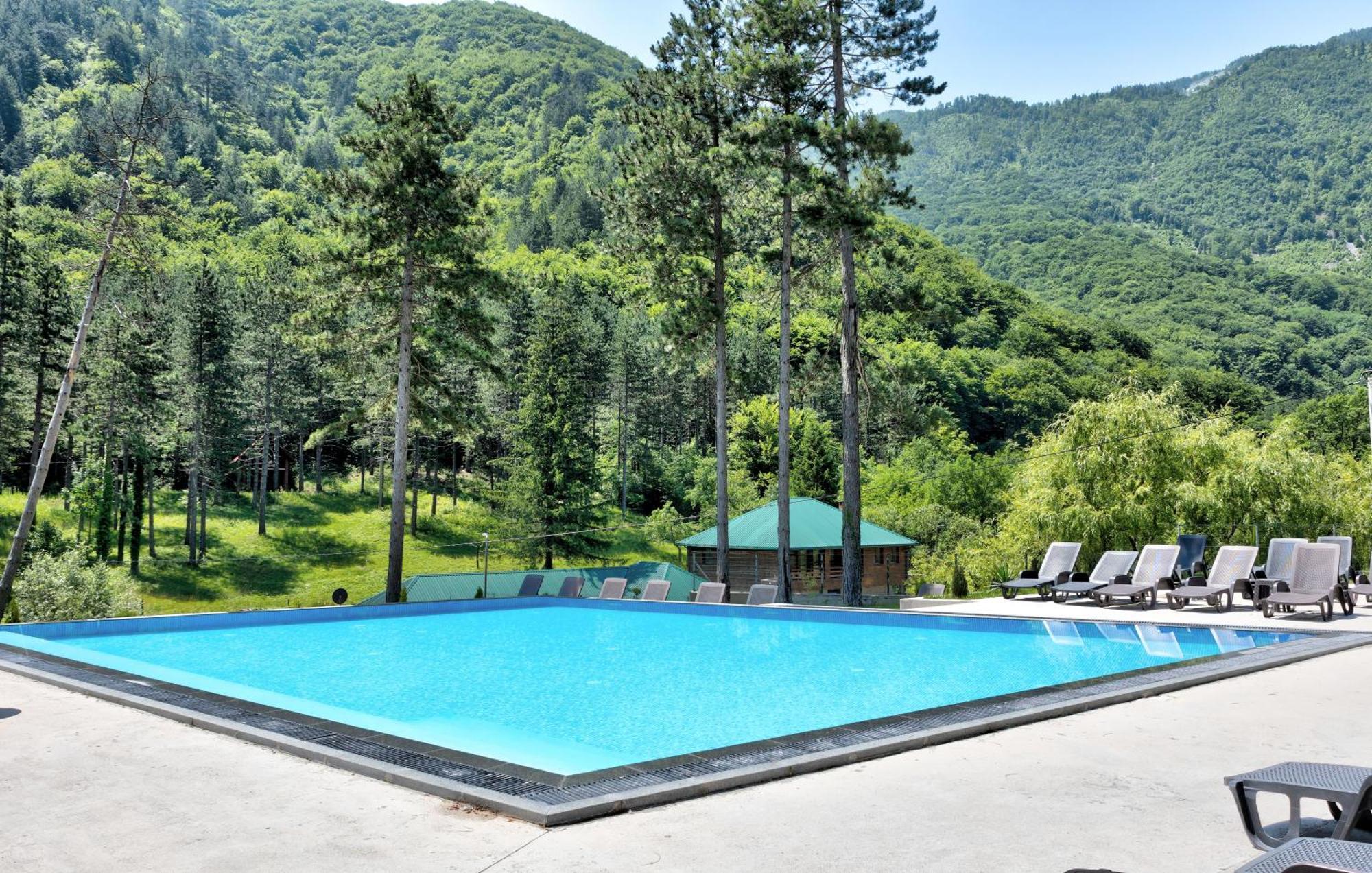Vila Sunce Village Resort Konjic Buitenkant foto